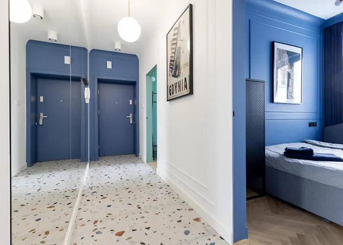 Blue Door Apartment, Swietojanska, Srodmiescie